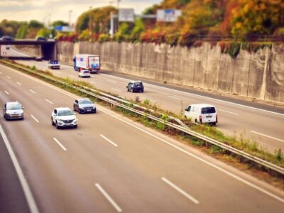 DGT fines for overtaking in right lane